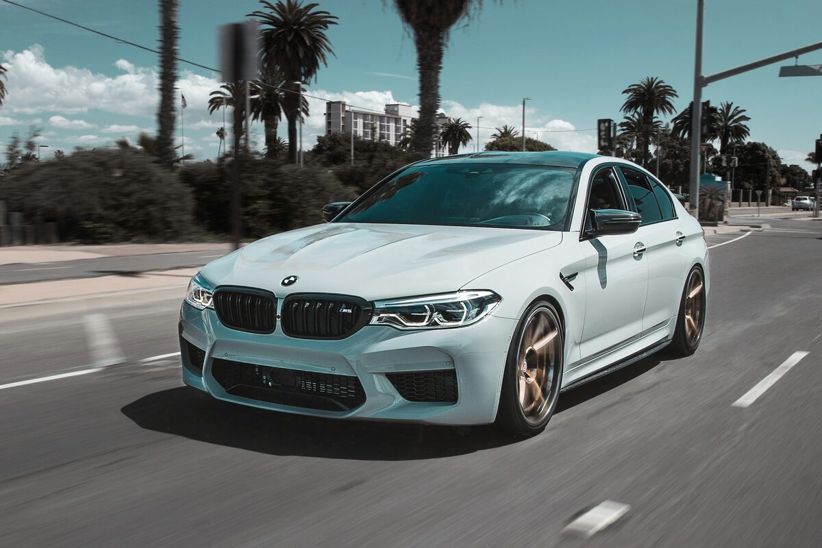 BMW i4 eDrive40: la berlina elettrica per chi ama guidare