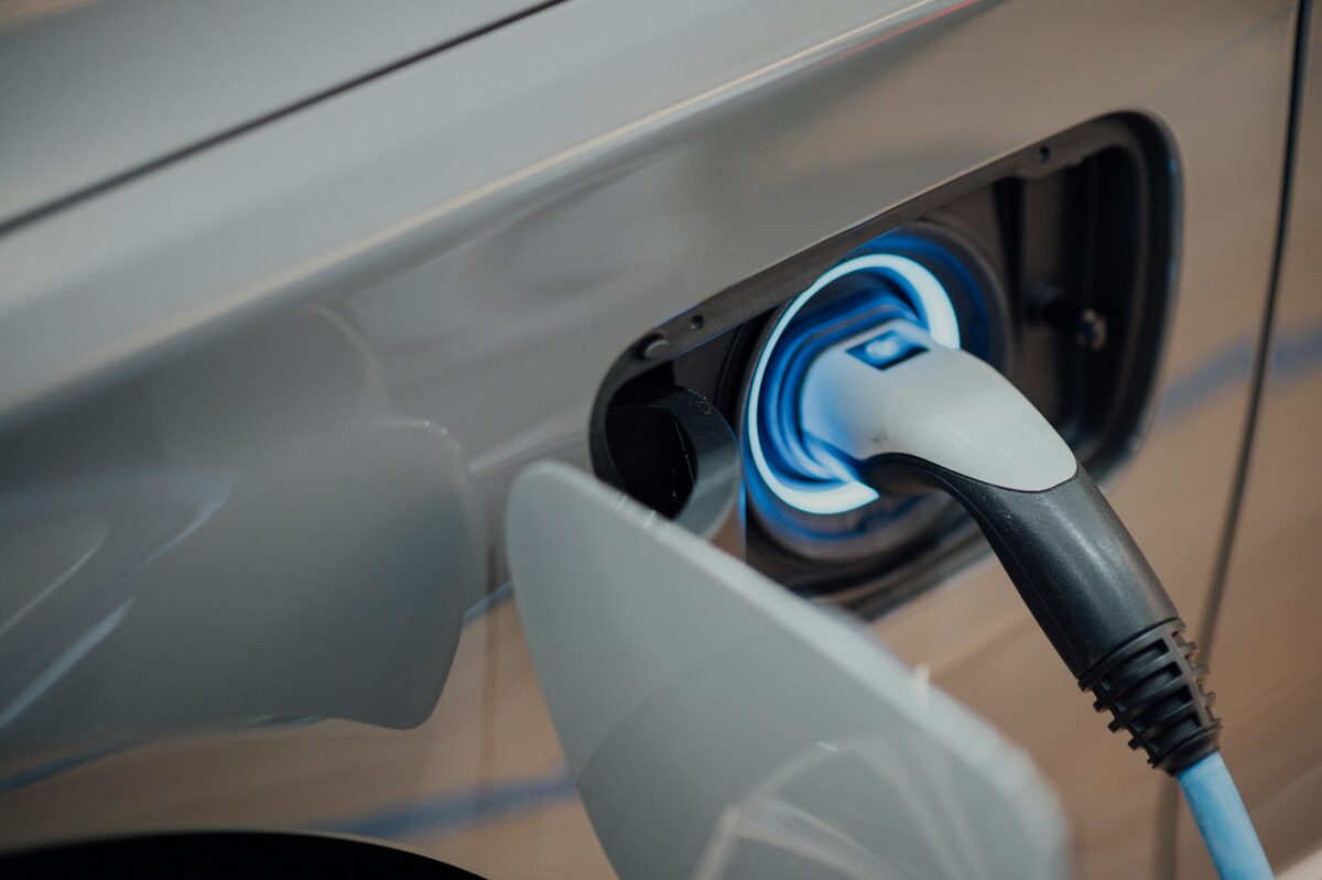 Retrofit elettrico: trasformare un'auto endotermica conviene?